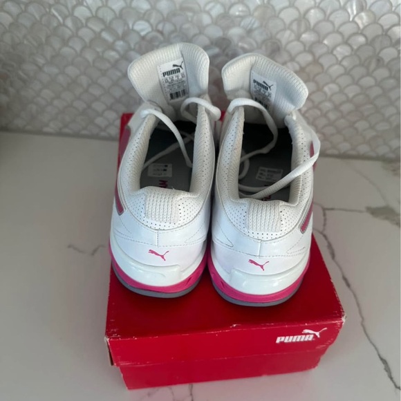 Brand New In Box Woman’s Puma Sneakers size 9 - Picture 3 of 7